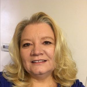 Meet your Posher, Cynthia